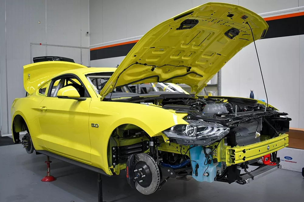 B6HR MUSTANG
