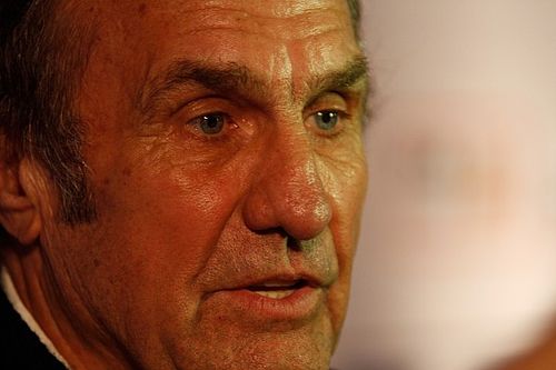 Carlos Reutemann ricoverato di nuovo in terapia intensiva