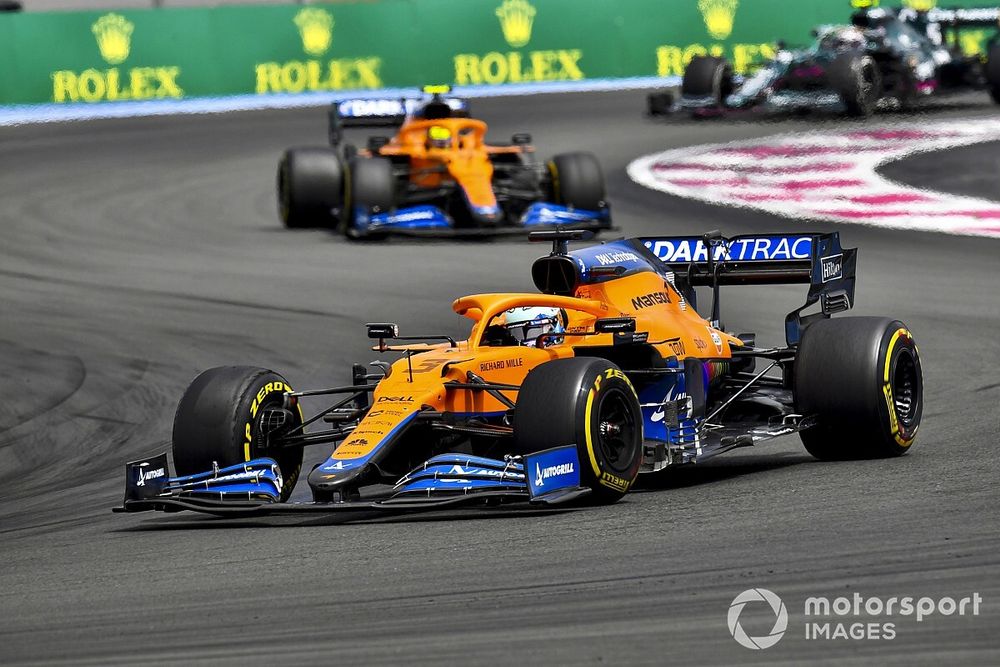 Daniel Ricciardo, McLaren MCL35M, Lando Norris, McLaren MCL35M