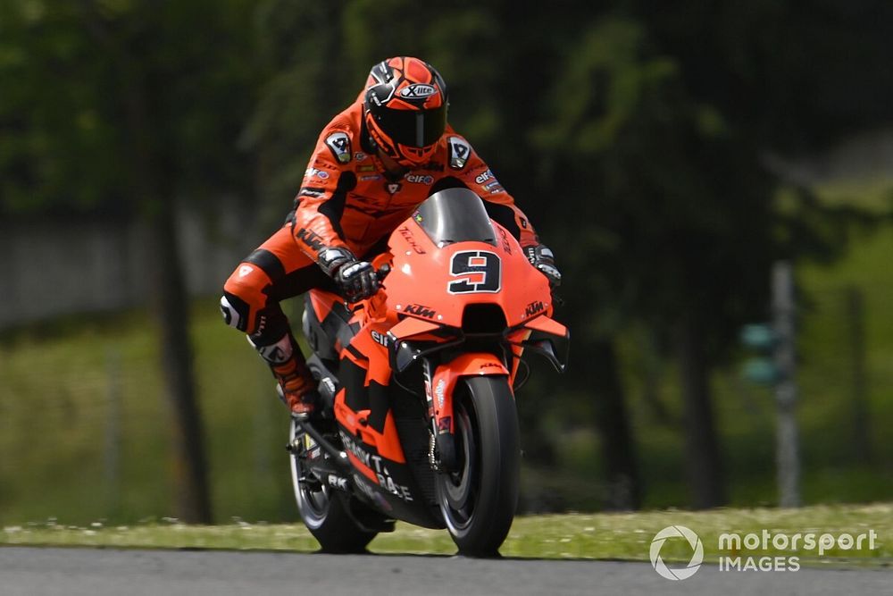 Postur Terlalu Tinggi, KTM Harus Modifikasi RC16 Petrucci