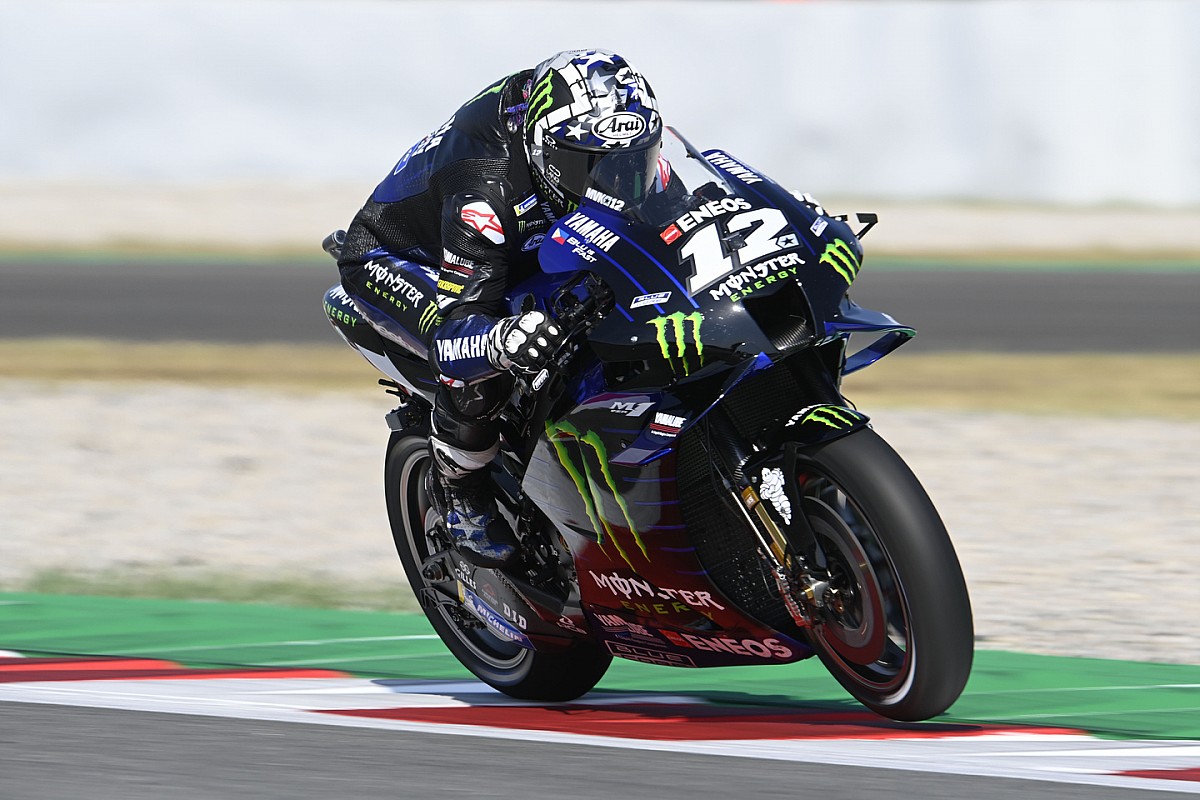 Viñales lidera un 1-2 de Yamaha en el test de Barcelona