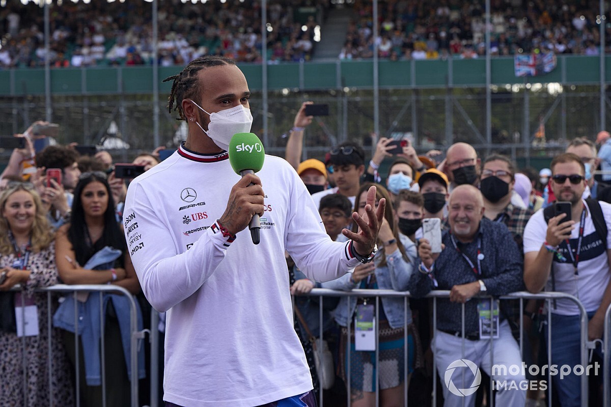 Hamilton Respons Kritik Ecclestone