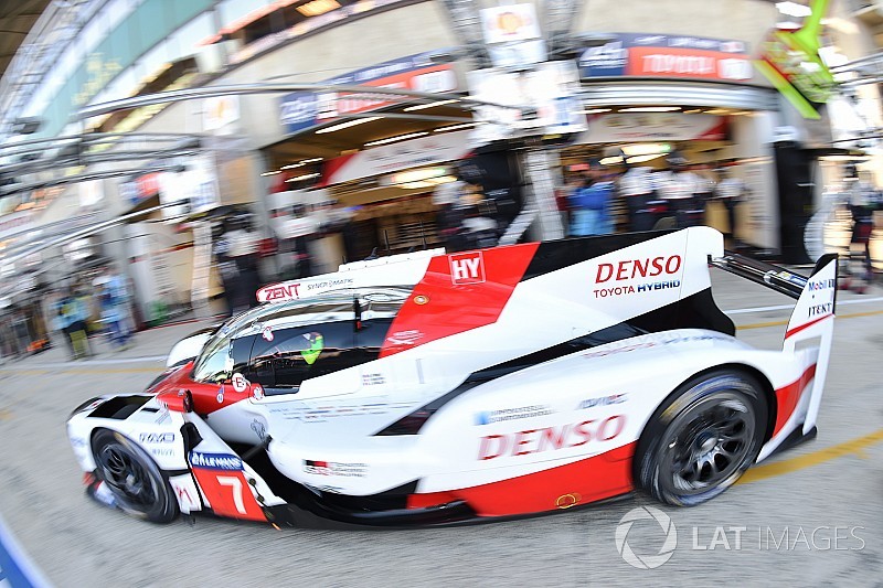 Le Mans 24 Jam: Toyota pimpin Porsche setelah empat jam