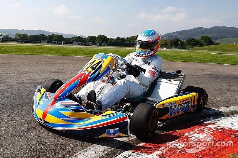 Alonso planea un nuevo campeonato de karting internacional