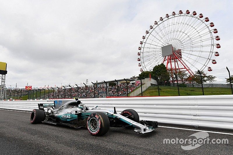 Valtteri Bottas, Mercedes-Benz F1 W08  with accident damage in FP3