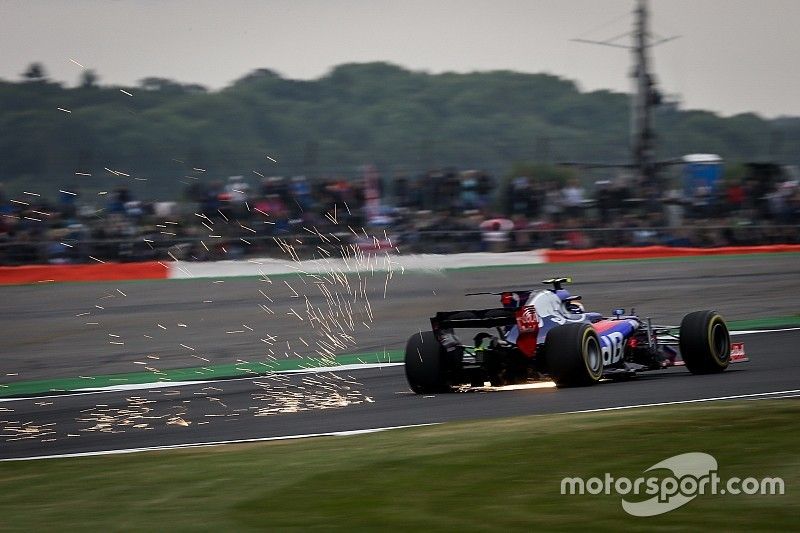 Sainz tras su toque con Kvyat: "Ha hecho un gran trabajo"