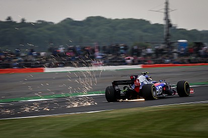 Sainz tras su toque con Kvyat: "Ha hecho un gran trabajo"