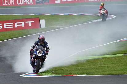 Fotogallery: Lowes rompe il motore e Bradl cade sul suo olio