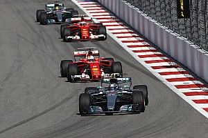 Очень быстрый год: как Mercedes и Ferrari переписывали историю трасс