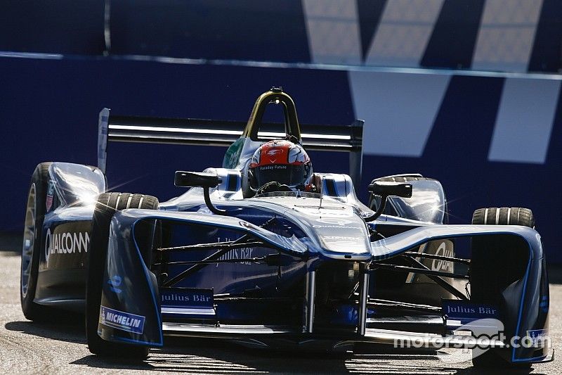  James Rossiter drives the Formula E show car