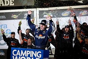 Johnny Sauter takes Truck win in wild Daytona opener