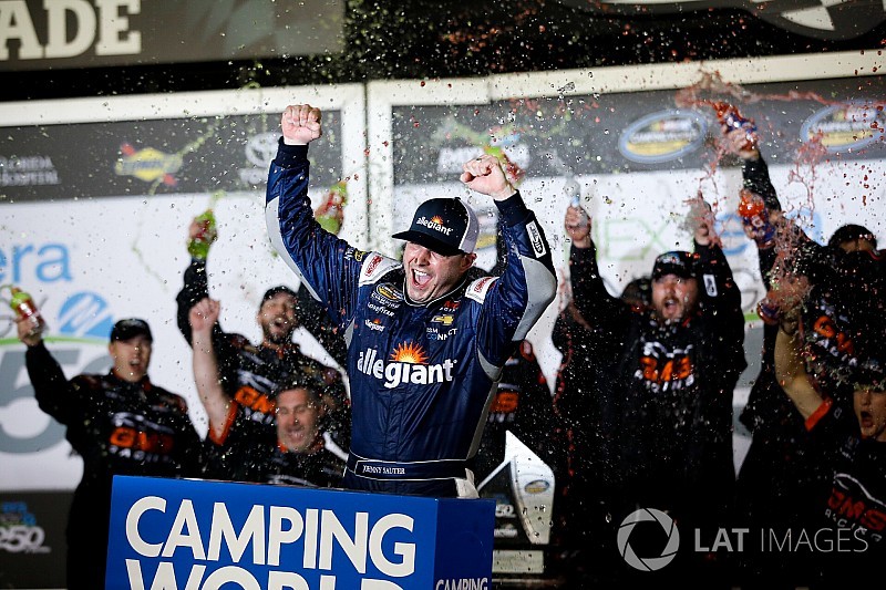 Johnny Sauter takes Truck win in wild Daytona opener