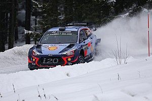 Sweden WRC: Neuville pulls clear of Breen, Meeke out