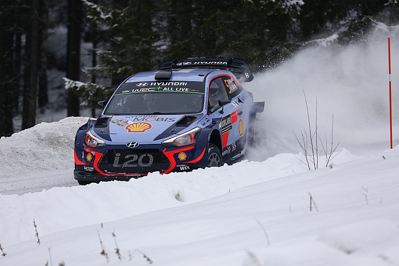 ES17 & 18 - Neuville assure sa position