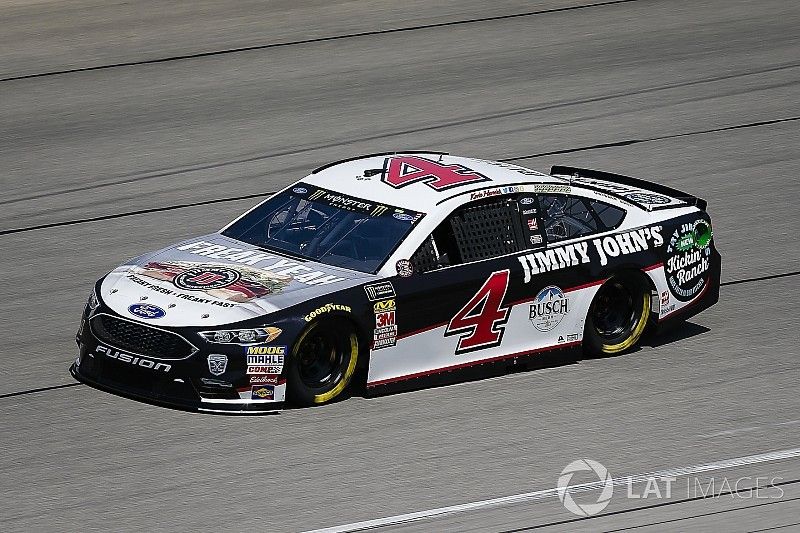 Harvick steals Stage 2 win with daring last-lap pass at Chicagoland