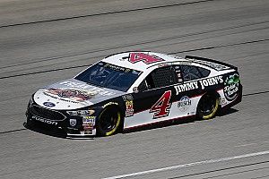 Harvick steals Stage 2 win with daring last-lap pass at Chicagoland