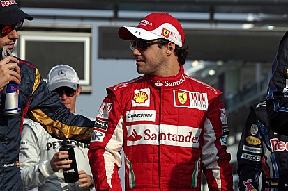 Így kell driftelni egy F1-es autóval: figyeljétek a rezonanciát (videó)
