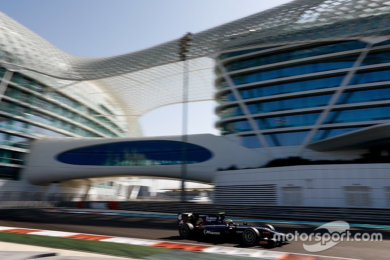 Test Abu Dhabi, Giorno 2: Arjun Maini stupisce e conquista il miglior tempo