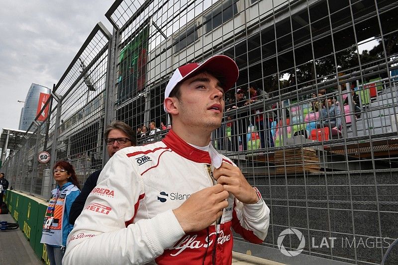 “Leclerc moet met beide benen op de grond blijven staan”, waarschuwt teambaas