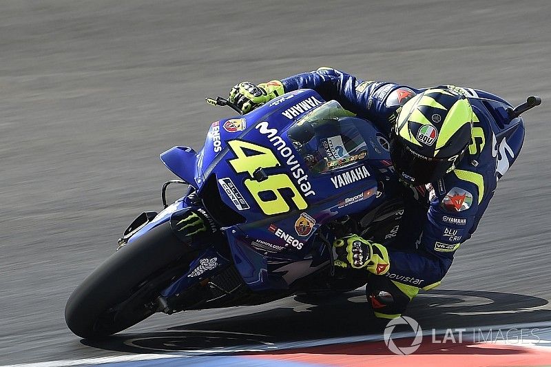 Rossi asegura que Márquez es más rápido que todos