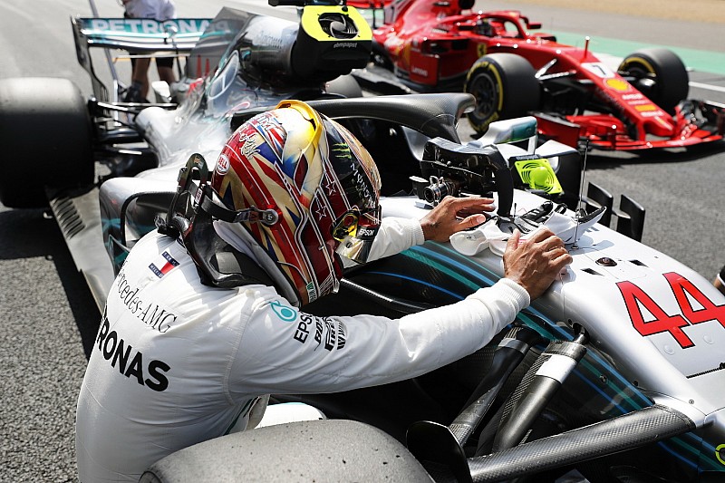 Hamilton, emocionado tras su "momento de mayor presión" en F1