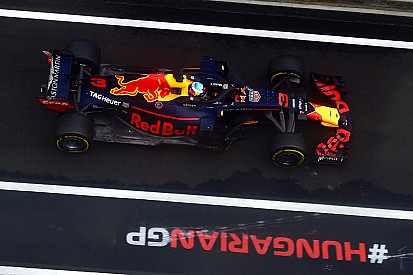 A Mercedes a Lotust, a Red Bull a Mercedest érte be