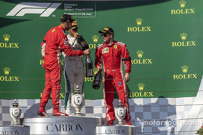 Räikkönen tisztában van vele, hogy egy ponton be kell állnia Vettel mögé