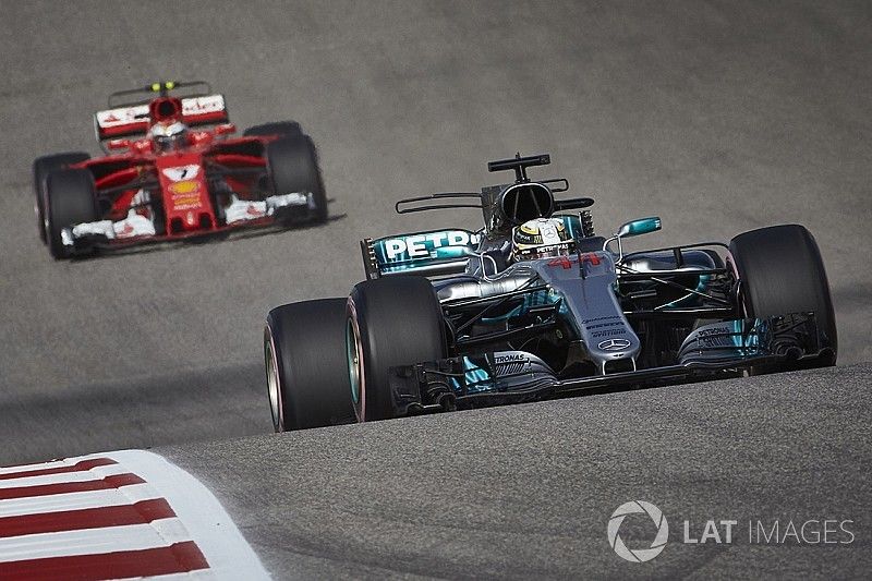 Mercedes et Ferrari sont "alignés à 100%" en F1, selon Zetsche