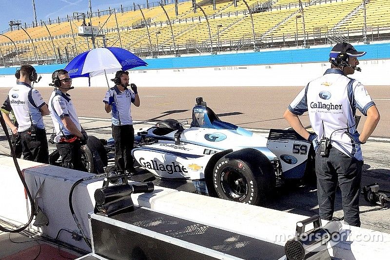 Los pilotos de Carlin están "sorprendidos por desempeño de los autos"