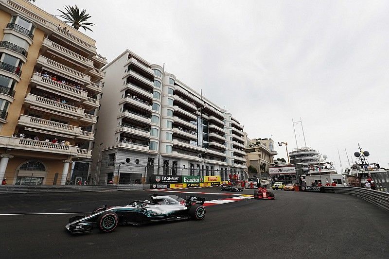 Mercedes busca respuestas a su bajo rendimiento con los hiperblandos