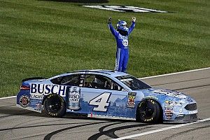 Dramatischer Kansas-Sieg für Harvick nach Larson-Show