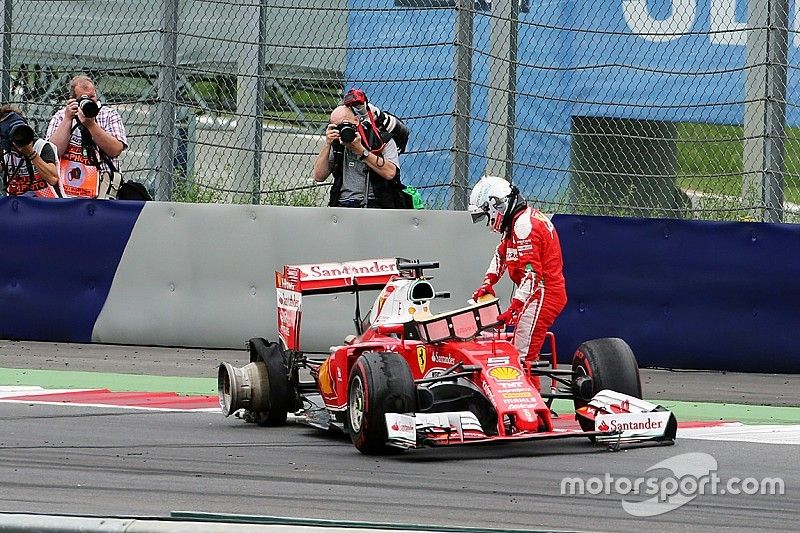 Sebastian Vettel, Ferrari SF16-H retired from the race when his rear tyre exploded