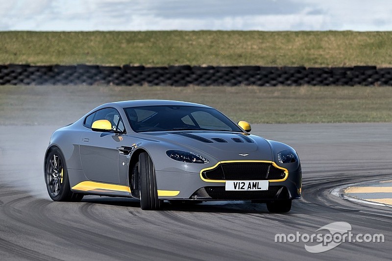 Foto's: dit is de nieuwe Aston Martin V12 Vantage S