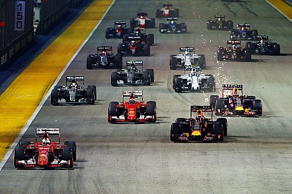 Vettel éneklése Szingapúrból: vajon most fog? (videó)