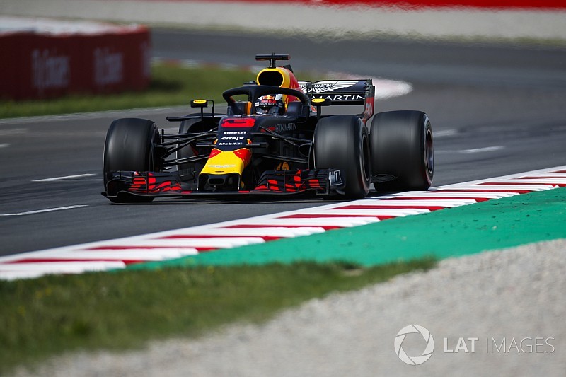 Ricciardo kikapott Verstappentől, de megint övé lett a leggyorsabb kör