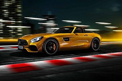 Mercedes-AMG GT S Roadster 2018, verano caliente...