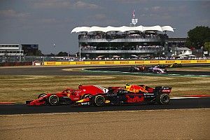Räikkönen és Verstappen őrjítő csatája Silverstone-ból: videó