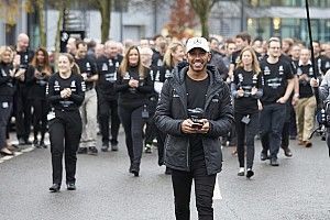 Galería: Hamilton celebra su cuarto título en las fábricas de Mercedes