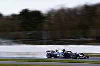 Daniel Ricciardo le pega al RB14 