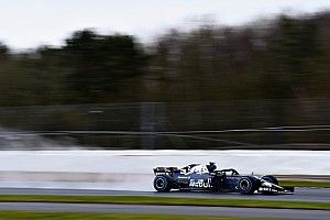 Daniel Ricciardo le pega al RB14