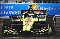 Bourdais roba la victoria después de un choque de Wickens y Rossi