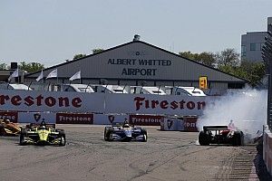 Аварии в IndyCar и другие лучшие гоночные видеоролики уик-энда