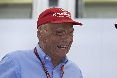 Sospiro di sollievo per Niki Lauda: sta meglio ed è stato dimesso dall'ospedale