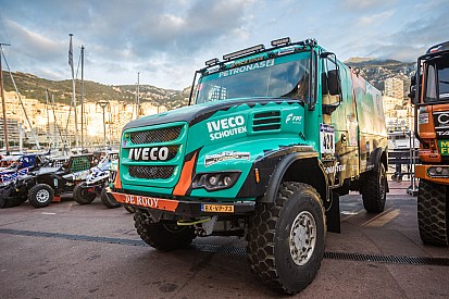 De Rooy moet stenengooiers ontwijken in eerste proef Africa Eco Race