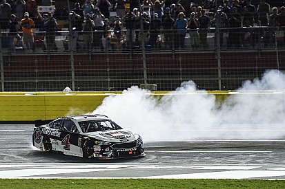 Харвик выиграл гонку всех звезд NASCAR
