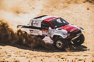 Dakar | De Villiers investe un motociclista: penalità di 5 minuti