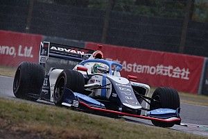 スーパーフォーミュラ第7戦鈴鹿:日曜朝のフリー走行はウエットコンディション。山本尚貴がトップタイム