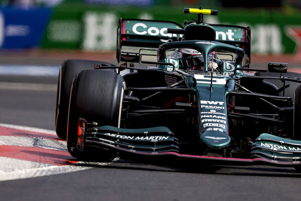Vettel, cuma günü araçta "mutlu" hissetmiş