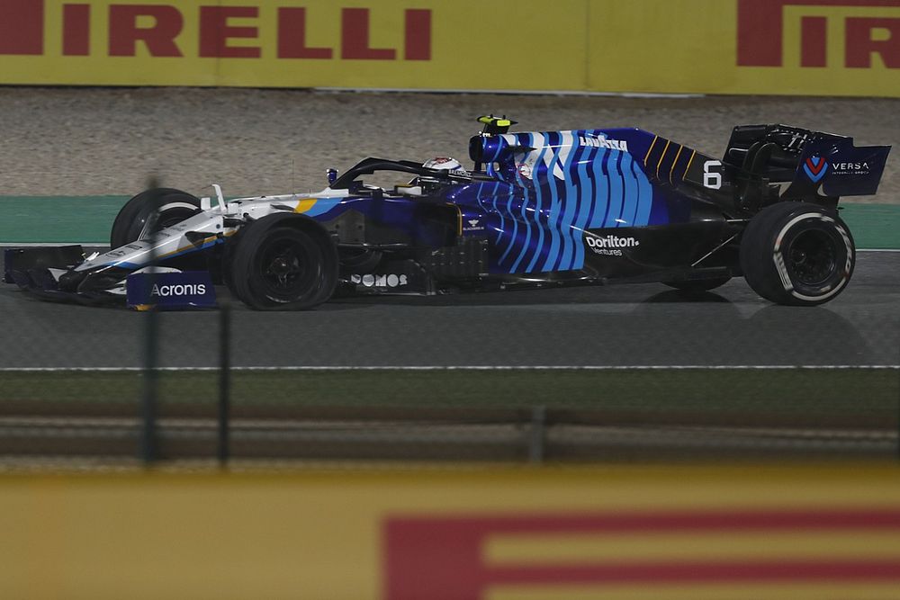 Nicholas Latifi, Williams FW43B, avec une crevaison