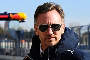 Horner azzal viccelődött, hogy Hamiltonra büntetés várhat